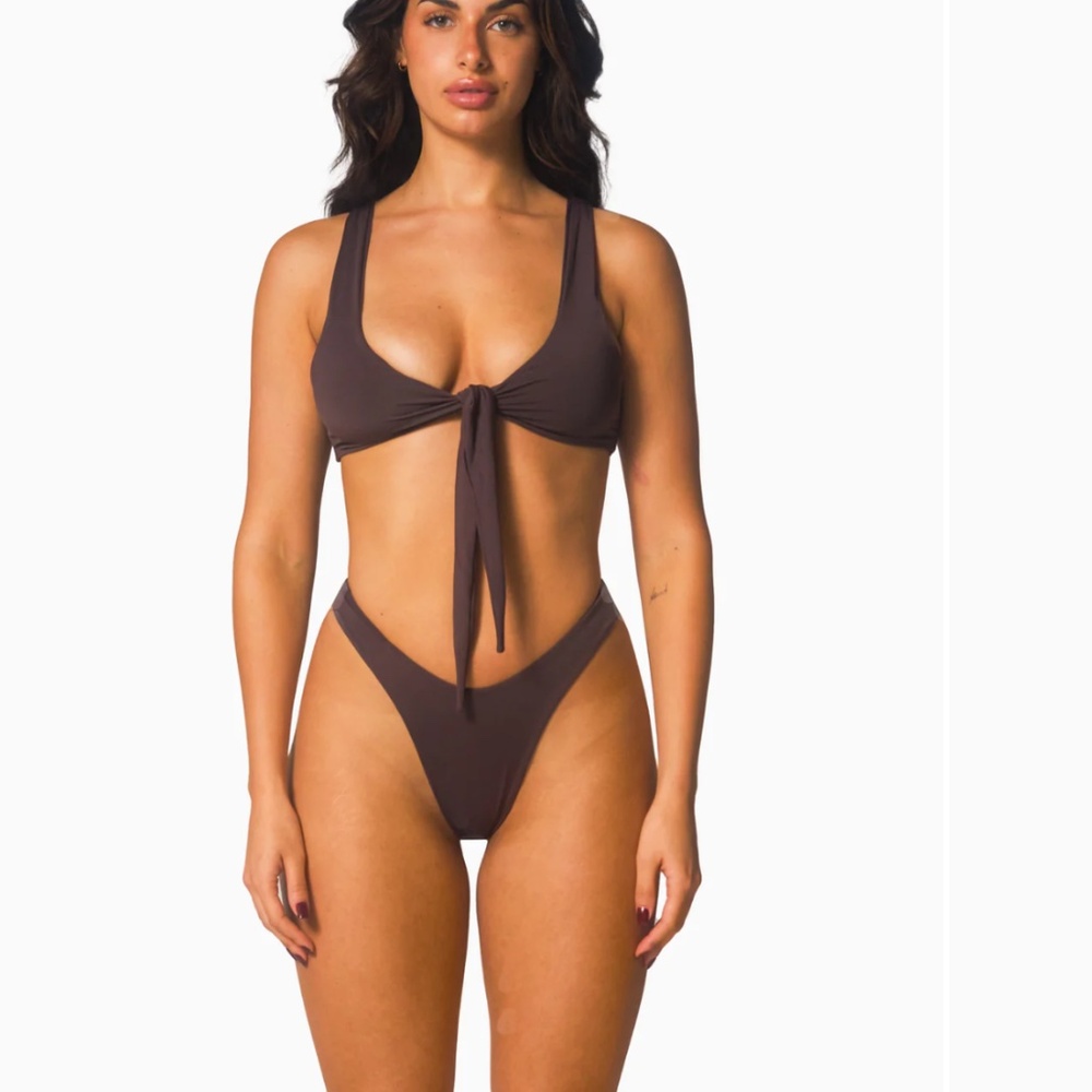 The Kenzie top and Aubrey II bottoms in espresso